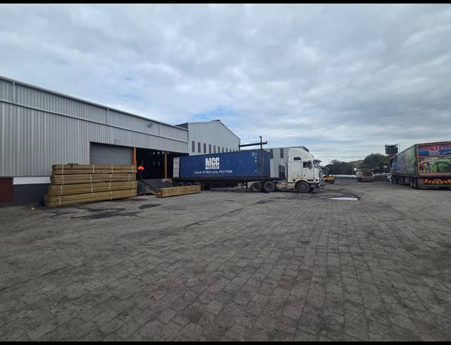 7,618M² WAREHOUSE FOR SALE IN MOBENI